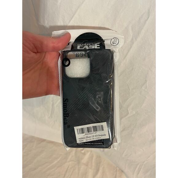 NWT iPhone case - Picture 2 of 3